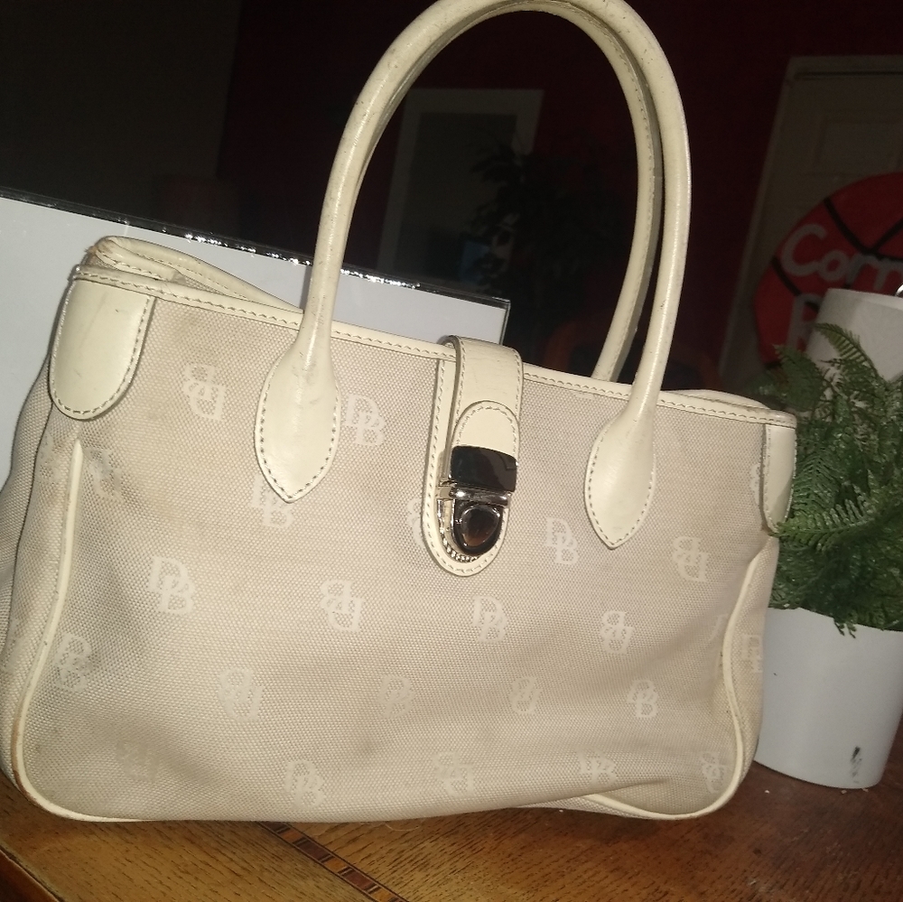 Purse,Dooney and Bourke.